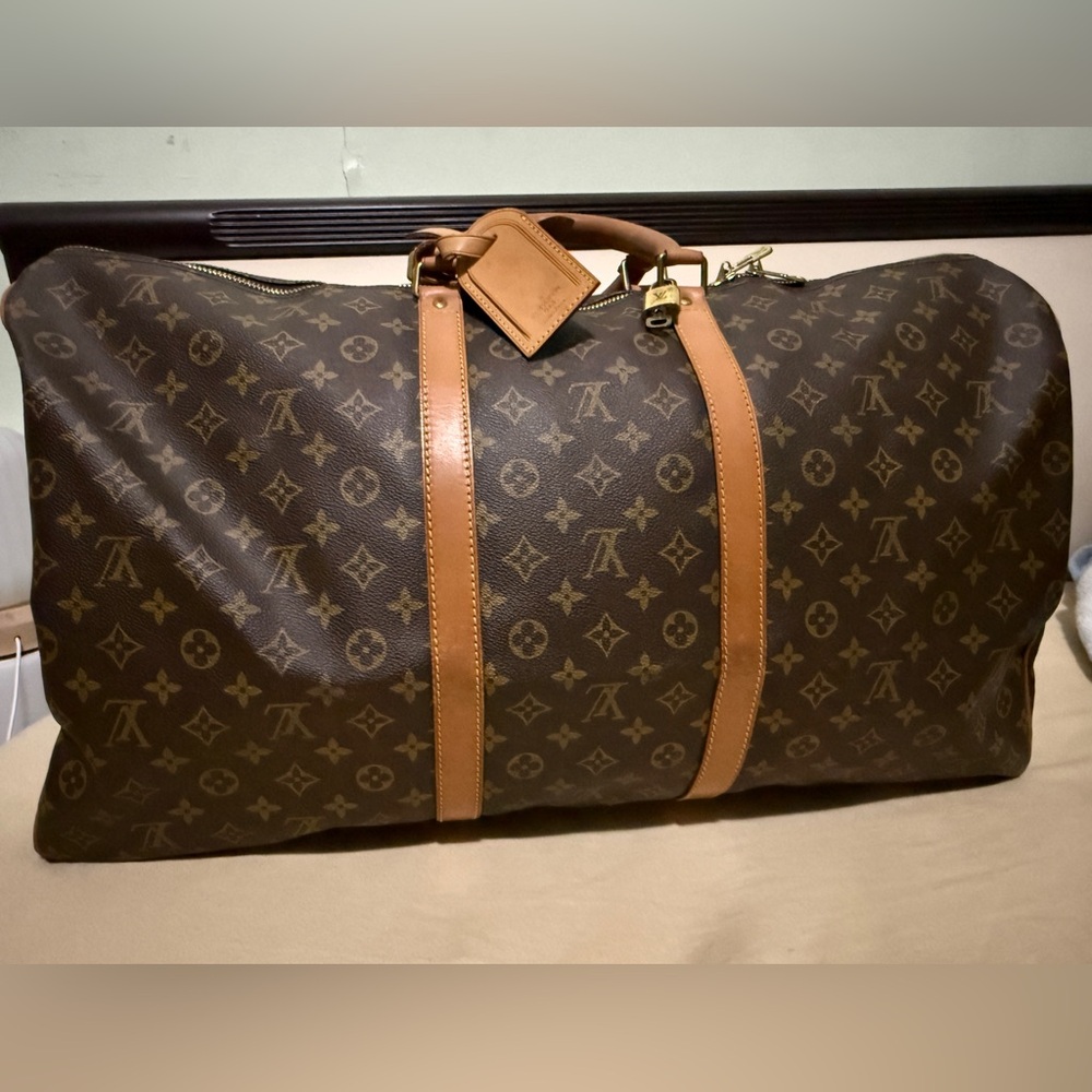 Authentic Louis Vuitton Brown Monogram Duffel travel Bag very large. Unisex. VGC